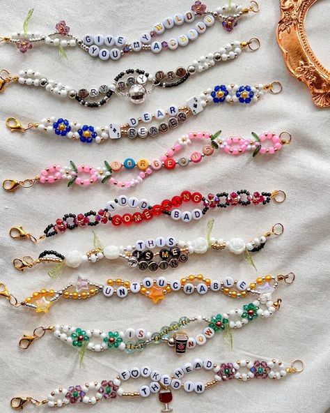 Bijoux, Bracelets, Beaded Bracelets, Beaded Jewellery, Diy Bracelets, Diy Bracelets Patterns, Beads Bracelet Design, Bracelet Designs, Beaded Jewelry