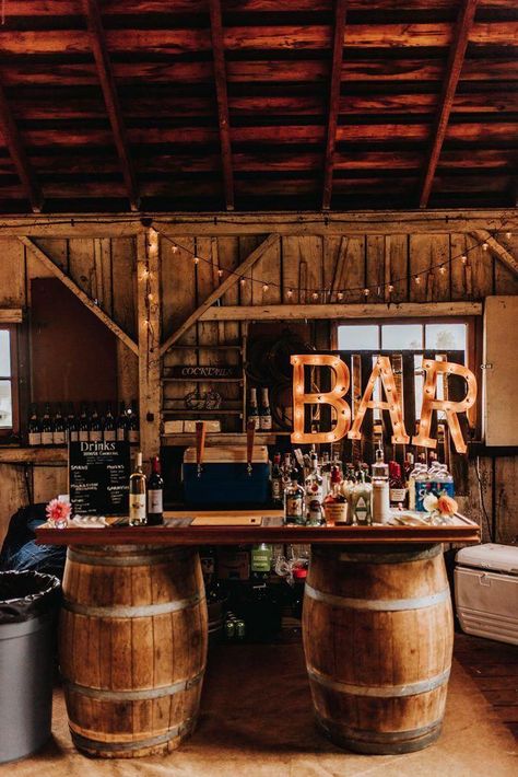 diy rustic barn wedding bar ideas with wooden barrels Design, Wedding, Dekorasi Rumah, Mariage, Tallit, Impreza, Bar, Dekoration, Oktoberfest