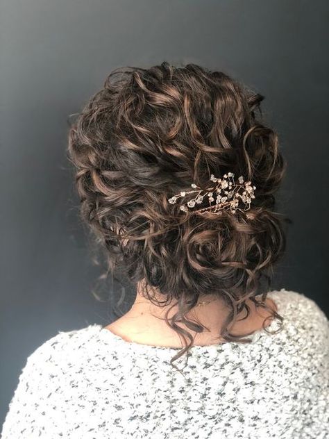 OBSESSED with this hairstyle for naturally curly hair! Hair Beauty, Rc Lens, Make Up, Naturally Curly, Lens, Makeup, Moda, Peinados, Mother Of The Bride Hair