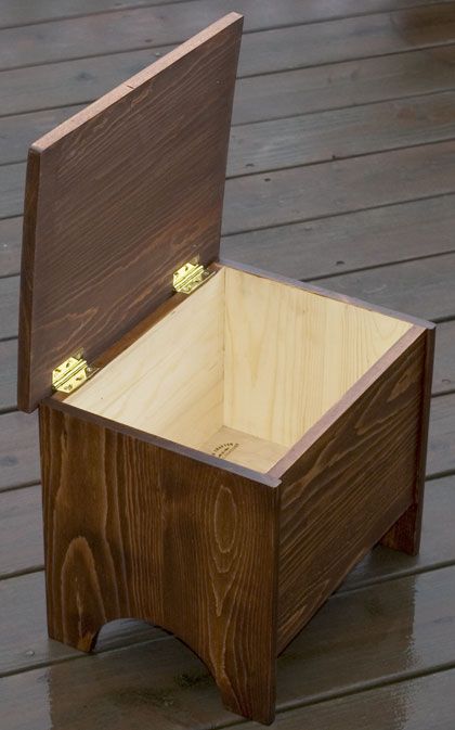 The RunnerDuck Storage Stool, step by step instructions on how to make a small foot stool that has storage inside. This would make a great toddler stool. Diy Furniture, Stool Woodworking Plans, Storage Stool, Woodworking Shows, Wooden Stools, Woodworking Furniture, Woodworking Projects That Sell, Woodworking Plans Free, Diy Woodworking
