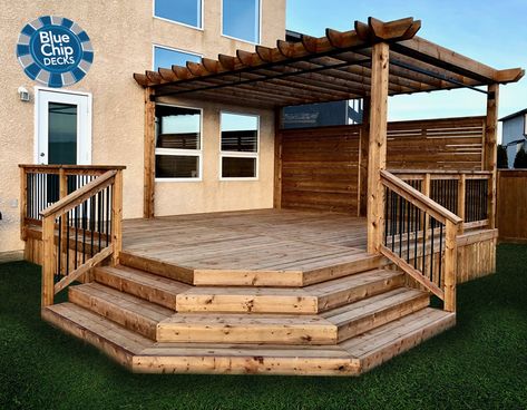 Cedartone Deck With Pergola And Wrapping Stairs.
.
#decks #pergola #deck #deckdesign #pergoladesign #backyard #carpentry Decks, Deck With Pergola, Decks And Porches, Deck With Stairs, Porch With Pergola, Deck Pergola, Deck Extension Ideas, Patio Deck Designs, Patio Decks