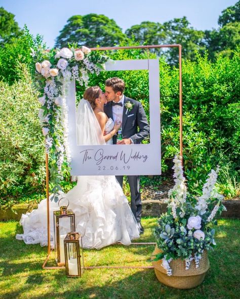 Craft Wedding, Wedding Decorations, Diy Wedding Decorations, Wedding Frames, Wedding Backdrop, Wedding Signage, Wedding Deco, Diy Wedding Photo Booth, Wedding Entrance