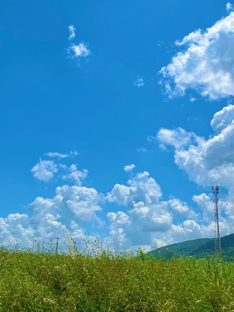 #field #sunny #bluesky #sky #blue #aesthetic #cottagecore Friends, Nature, Art, Blue Sky Clouds, Blue Sky Images, Blue Skies, Sky Pictures, Blue Sky Photography, Sky Day