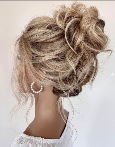 Long Hair Styles, Balayage, Pretty Hairstyles, Romantic Hairstyles, Pretty Updos, Peinados, Simple Updo, Hair Inspiration, High Updo