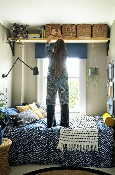 Simple-But-Clever Storage Solutions For Your Bedroom That's so Gemma Home Décor, Storage For Small Bedrooms, Small Room Storage Ideas, Small Space Storage Bedroom, Diy Storage Ideas For Small Bedrooms, Organizing Small Bedrooms, Storage Ideas Living Room, Storage Hacks Bedroom, Bedroom Storage Ideas For Small Spaces