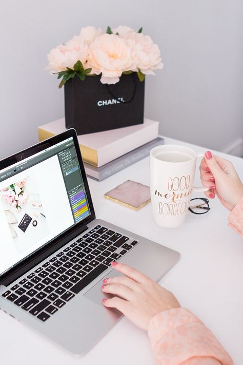 Fashion Bloggers, Instagram, Studio, Personal Branding Photoshoot, Work Inspiration, Business Women, Branding Photoshoot, Branding, How To Become