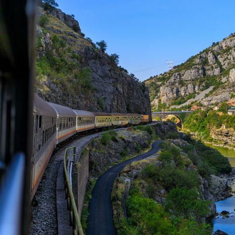 Backpacking, Backpacking Europe, Trips, Scenic Train Rides, Scenic Routes, Europe Train Travel, Train Rides, Train Travel, Travel By Train