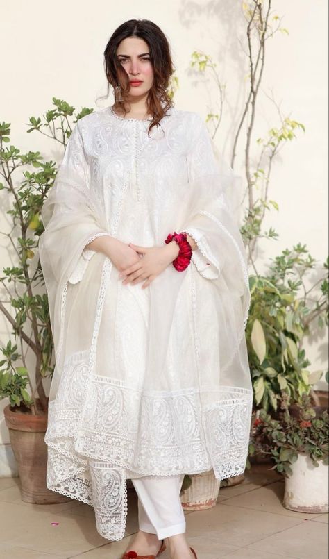Ideas, Suits, Stylish Dress Designs, Pakistani Fashion Party Wear, Stylish Dress Book, Pakistani Dresses Casual, Designer Dresses Casual, Pakistani Dress Design, White Dress Pakistani