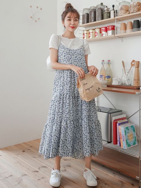 Outfits, Cami Dress, Cami Dress Outfit, Sleeveless Floral Dress, Cute Modest Outfits, Summer Dress Outfits, Floral Dress Outfits, Cute Dresses, Modest Fashion Outfits