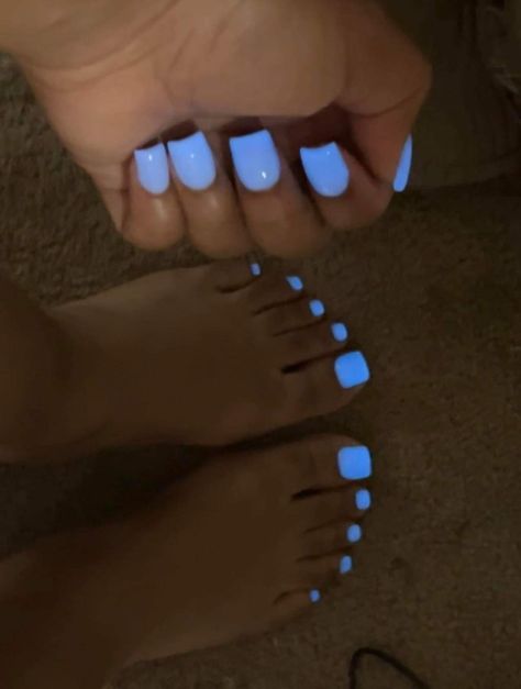 Solid Color Pedicure Ideas, Short Acrylic Nails Square Glow In The Dark, Nails Glowing In The Dark, Gel Mani Nail Designs, Short Acrylic Nails Glow In The Dark, Glow In Dark Acrylic Nails, Matching Toenails And Fingernails, White Glow In The Dark Nails Acrylic, Short Glow In The Dark Acrylic Nails