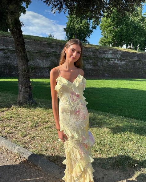 All Posts • Instagram Prom, Outfits, Prom Dresses, Stunning Dresses, Dream Dress, Prom Dress Inspiration, Pretty Dresses, Costume, Prom Dresses Yellow