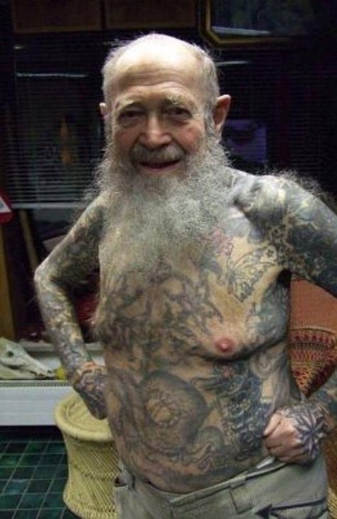 Bearded Men, Emo Style, Old Man Funny, Old Men With Tattoos, Man Humor, Funny Old People, Old Man With Beard, Old Man Pictures, Old Men