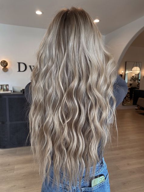 Blonde Dimensional Hair, Dirty Blonde Hair With Highlights, Light Brunette Hair, Root Smudge, Blonde Hair Goals, Summer Blonde Hair, Bright Blonde Hair, Silver Blonde Hair, Blonde Hair Extensions