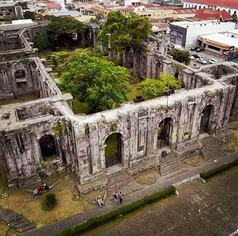 Ruinas de Cartago , Costa Rica Cartago, Graffiti, Mansions, Costa, Fotografia, Castle, Photographer, Latina, Photograph