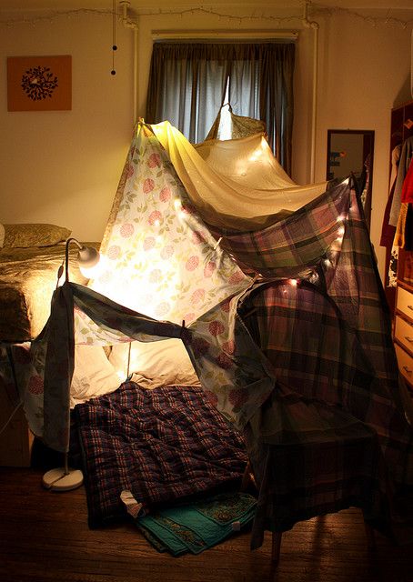 A good old fashioned blanket fort. YES.
Haha! Haven't seen my couch in a few days as it seems to have been taken over by a blanket fort Pillows, Restoration Hardware, Home Décor, Tent, Pillow Fort, Bed, Room Decor, Room Inspo, Quartos
