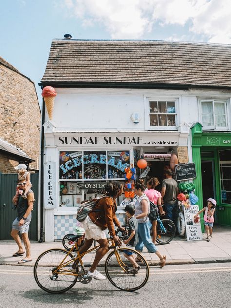 A FOODIES GUIDE TO WHITSTABLE // THE UK’S CUTEST SEASIDE TOWN  – THE LAYOVER LIFE Cornwall, Inspiration, Wanderlust, Los Angeles, Foodies Guide, East Coast, Uk Summer, Uk Beaches, British Seaside