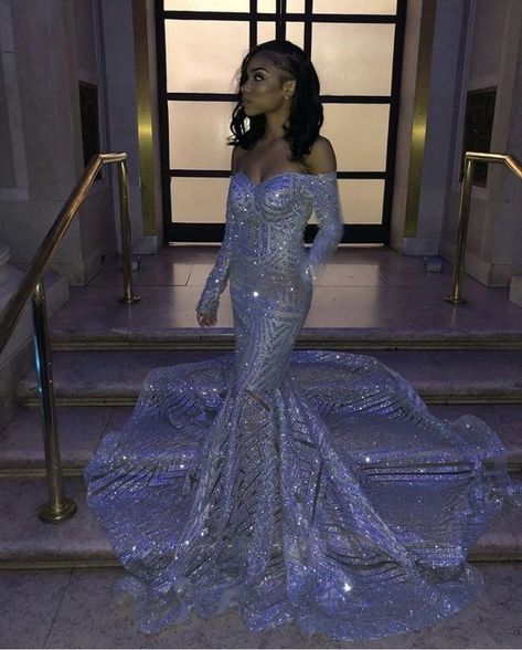 This dress is breathtaking and gorgeous Black Prom Dresses, Prom Dresses, Prom, Prom Girl Dresses, Pretty Prom Dresses, Prom Dresses With Sleeves, Sequin Prom Dresses, Prom Dress Inspiration, Prom Dresses Long
