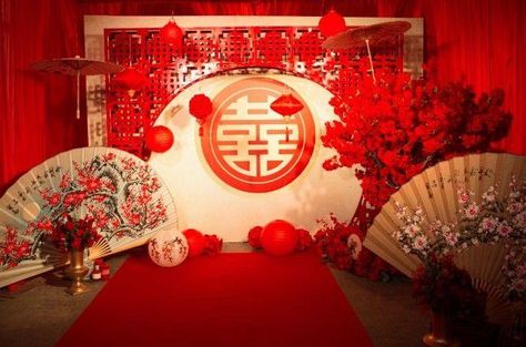 Stunning Chinese Wedding Backdrop Ideas That You’ll Want – East Meets Dress Vintage, Natal, Wedding Decorations, Ceremony Backdrop, Chinese Wedding Decor, Wedding Ceremony Backdrop, Wedding Backdrop Design, Tea Ceremony Wedding, Wedding Backdrop