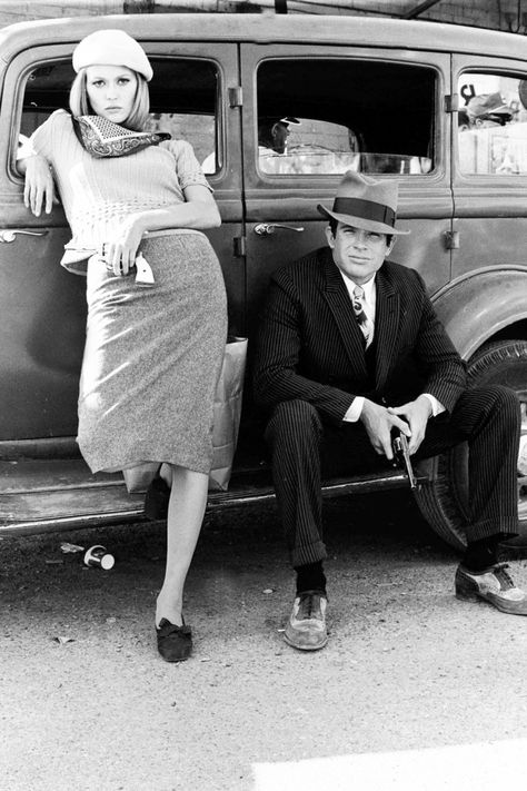 Bonnie and Clyde Films, Retro, Bonnie And Clyde Movie, Bonnie And Clyde 1967, Classic Films, Bonnie And Clyde Photos, Bonnie Parker, Movie Stars, Old Hollywood