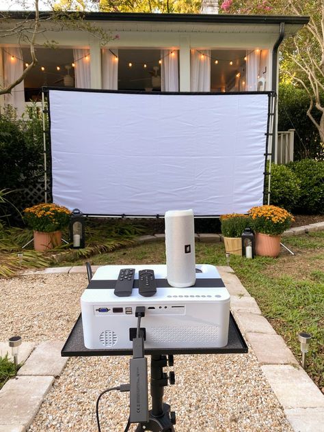 How to Set Up a Backyard Movie Night on a Budget - Bless'er House Ideas, Design, Outdoor, Party Ideas, Outdoor Movie Nights, Outdoor Movie, Movie Night Birthday Party, Cozy Backyard, Backyard