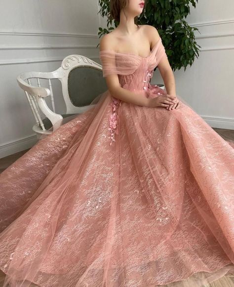 Looking for the perfect non-white wedding dress? We've rounded up 30 stunning bridal gowns in every hue of pink in every style & budget. Prom, Outfits, Mode Wanita, Giyim, Bal, Beautiful Dresses, Blushes, Ethereal Gown, Pretty Dresses