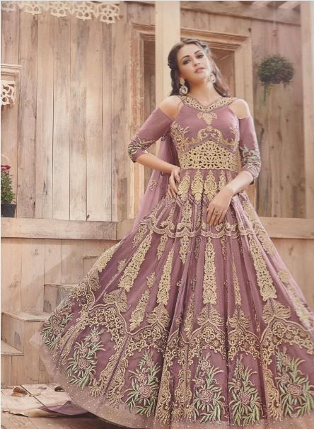 Let's dive into the world of long maxis from where you can have your own pick of the favorite design. Beautiful Frocks, Pakistani Bridal, Pakistani Bridal Dresses, Beautiful Dresses, Kebaya, Anarkali Dress, Pakistani Maxi Dresses, Indian Dresses, Beautiful