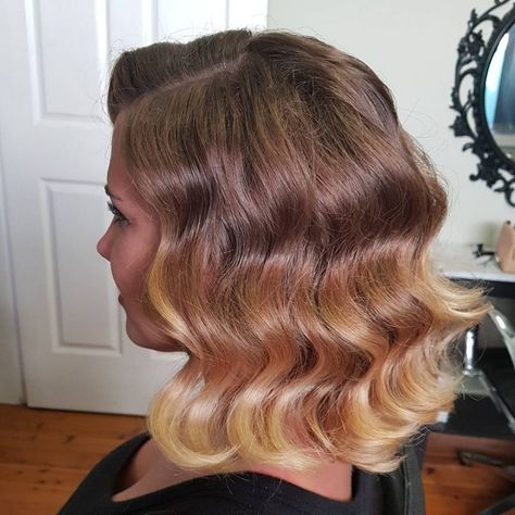 Classic Structured Vintage Wave hairstyle Vintage, Retro Hair, 1950s Hairstyles Short, Straight Hairstyles, Curled Hairstyles For Medium Hair, Medium Length Curled Hairstyles, Vintage Hairstyles Tutorial, How To Curl Short Hair, Wave Hairstyles