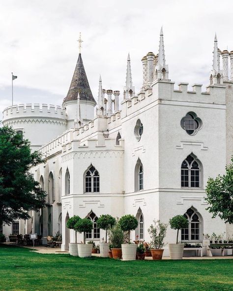 London Bucket List 🇬🇧 on Instagram: “The Strawberry Hill House is Horace Walpole's 18th century castle in West London.Have you crossed this off your bucket list…” Instagram, England, London, Architecture, The Castle Of Otranto, Strawberry Hill House, Gothic Revival House, London Bucket List, Strawberry Hill