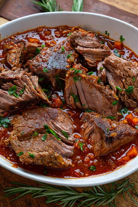 A slow braised Italian style pot roast in a tasty tomato sauce. Recipes, Risotto, Healthy Recipes, Salted Caramel, Roast Beef Recipes, Roast Recipes, Crockpot Recipes Slow Cooker, Crockpot Recipes, Slow Cooker Recipes