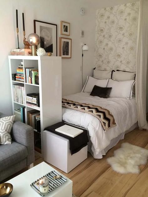 37 Small Bedroom Ideas and Designs That Are Also Space-Saving | Decor Home Ideas Bedroom Décor, Home Décor, Small Room Design, Dorm Rooms, Room Organization Bedroom, Small Bedroom Organization, Small Room Bedroom, Small Bedroom Decor, Dorm Room