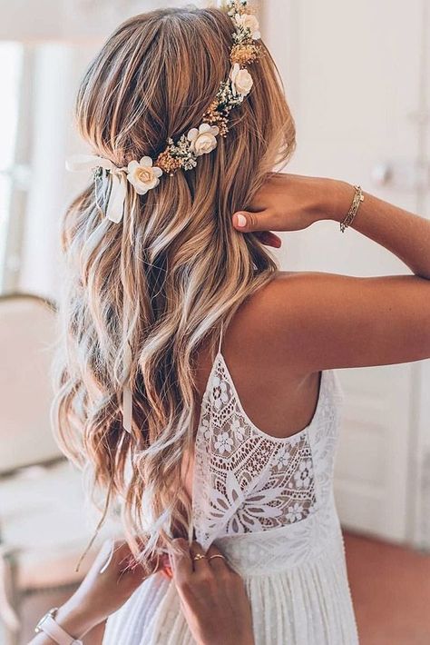 27 Lovely Wedding Hair Accessory Ideas & Tips ❤️ Want to add something beautiful to your wedding look? See our collection of wedding flower crowns & hair accessories which was made to inspire you! #weddings #hairstyles #hairaccessoriesinspiration Wedding Hair Down, Hair Trends, Bridal Hair, Long Hair Styles, Bohemian Hairstyles, Cool Hairstyles, Bride Hairstyles, Hair Inspiration, Beautiful Bridal Hair