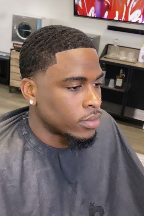 Low haircuts offer the perfect blend of style and low maintenance. Dive into the latest trends that showcase how men can effortlessly up their style game. Black Men Haircuts, Afro Hair Fade, Haircuts For Men, Mens Haircuts Fade, Black Man Haircut Fade, Black Men Hairstyles, Men Fade Haircut Short, Low Taper Fade Haircut, Curly Hair Men