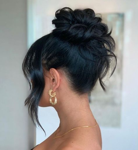Easy Twisted Crown Bun for Long Hair Easy Updo Hairstyles, Bun Hairstyles For Long Hair, Easy Hairstyles For Long Hair, Easy Hair Updos, Updo, Hair Updos, Formal Hairstyles For Long Hair, Long Hair Updo, Thick Hair Styles