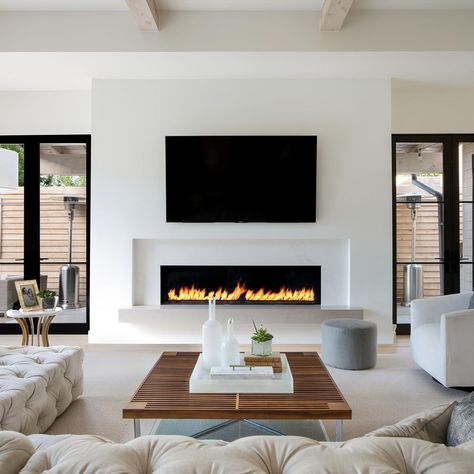 California-modern meets Texas in this absolutely gorgeous Dallas home Home Décor, Living Room Decor Fireplace, Living Room With Fireplace, Contemporary Fireplace Designs, Contemporary Fireplace, Modern Fireplace, Fireplace Ideas, Modern Living Room, Living Room Decor Modern