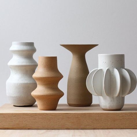 Ceramic Pottery, Ceramic Vessel, White Ceramic Vases, Ceramic Vases, Ceramic Vase, Ceramics Ideas Pottery, Contemporary Pottery, Ceramics Pottery Art, White Ceramics