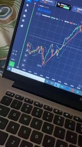How I Went From Working as a “Human Guinea Pig” to Pay My Bills to Making $388,677.00 My Very First Year Online (With ZERO Experience) Go to the site for more information Instagram, Day Trading, Online Jobs, Trading Quotes, Forex Trading Strategies Videos, How To Get Money, Money Trading, Money And Happiness, Forex Trading Training