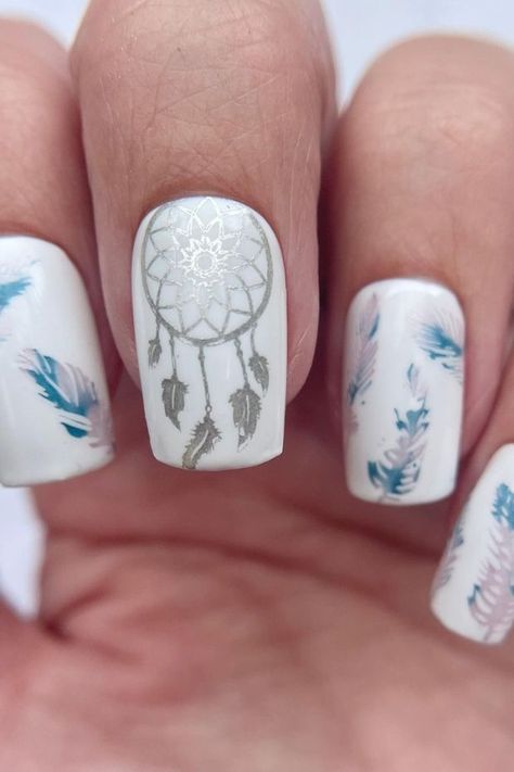 Discover your inner boho goddess with these 22 stunning boho nail ideas! This dreamcatcher-inspired design brings a touch of whimsy and spirituality to your fingertips. Embrace the boho chic trend and let your nails tell a story! Gold Nails, Nail Art Designs, Boho, Boho Chic, Nail Designs, Gorgeous Nails, Nail Designs Unique, Pretty, Gorgeous