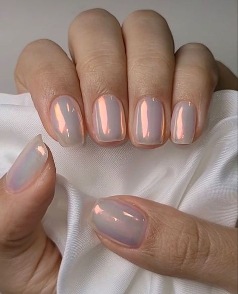 Holographic pearl nails, 💞, nails extension Pretty Nails, Chic Nails, Elegant Nails, Trendy Nails, Soft Nails, Casual Nails, Subtle Nails, Perfect Nails, Ongles