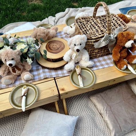 This sweet Teddy Bear Picnic was done for a lucky little boys first birthday party! We have been swooning over the details, from the fresh neutral color palette to our signature themed My Pop Up Party tent! This is definitely a new favorite! Boy Birthday Parties, 1st Boy Birthday, Picnic Birthday, Bear Birthday, Teddy Bear, Teddy Bear Birthday, Teddy Bear Day, Teddy Bear Picnic, Teddy Bear Baby Shower