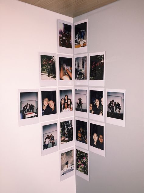 Polaroid, Polaroid Wall Ideas Aesthetic, Aesthetic Room Decor, Pinterest Room Decor, Photo Walls Bedroom, Study Room Decor, Photo Wall Decor, Polaroid Wall Decor, Cute Room Decor