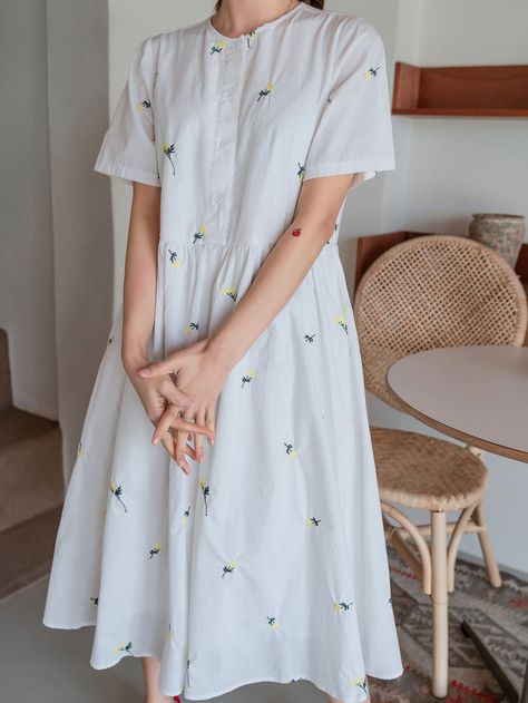 DAZY Floral Embroidered Button Front Smock Dress Modest Clothing, Clothes, Smocked Dresses, Vestidos, Floral Robe, Moda, Embroidered Dress, Smock Dress, Robe