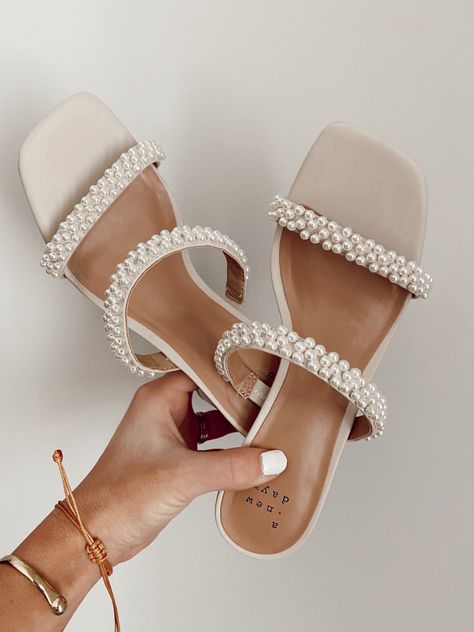 Outfits, Shoes Heels, Shoes For Prom, Wedding Shoes Flats Sandals, White Sandals Wedding, Sandals Wedding, Bridal Shoes Flats Sandals, Shoes For Wedding, Bride Shoes Flats