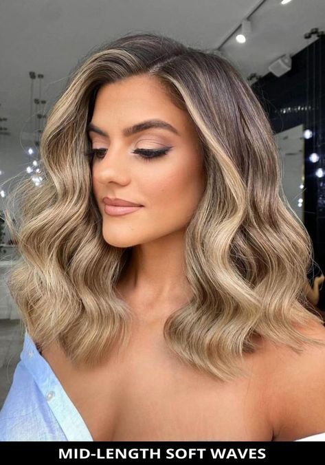 Request this stylish mid-length soft waves that everyone is talking about! Need more inspiration like this one? Here are the 21 trendiest bridesmaid hairstyles for the brides big day. // Photo Credit: @natalieannehair on Instagram Short Hair Styles, Long Hair Styles, Hair Styles, Short Curled Hair, Medium Length Hair Styles, Medium Hair Styles, Blond, Curly Hair Styles, Hair Lengths