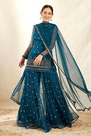 Haute Couture, Pakistani Dresses, Bodo, Asian Dress, Rambut Dan Kecantikan, Haar, Desi Dress, Desi Fashion, Sharara Designs