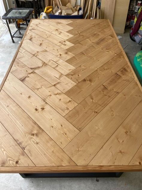DIY herringbone dining room table, complete! It took a couple weekends of working during my child’s nap time, but overall it was a pretty easy, quick, and painless project!Check out these before, during and after pictures! Materials used:1/4in plywood2x4s for legs/ supports1x4s for herringbone strips1x2s for framing First, cut the plywood for a desired table size and attach under supports Next, attach herringbone strips- started with each full size, and cut accordingly. After a… Diy Dining Table, Diy Dining Room Table, Wooden Table Top, Wooden Dining Tables, Wood Table Top, Wooden Tables, Diy Dining Room, Wood Table, Diy Table Top