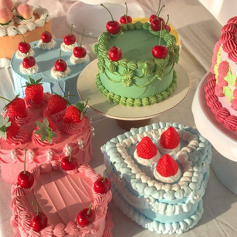 Cake, Fimo, Cake Tutorial, How To Make Cake, Diy Cake, Cake Craft, Cake Boxes Diy, Cake Icing, Cake Decorating