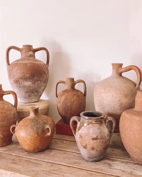 Antique Pottery, Antique Ceramics, Pottery Studio, Vintage Pottery, Pottery Form, Pottery Vase, Ceramics Ideas Pottery, Earthenware Pottery, Pottery Crafts