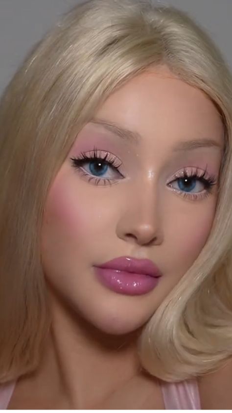 Barbie, Make Up Looks, Barbie Makeup, Make Up Barbie, Princes Makeup, Princess Makeup, Makeup Looks, Makeup Inspo, Doll Face Makeup