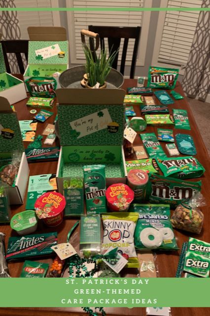 Our care package group had fun putting together these St. Patrick's Day care packages.  There are so many cute green foods and green snacks.  Care packages are a great way to let someone know you're thinking of them.  This one makes a great care package for college students, a great military care package, a care package for a friend, and a great care package idea for a boyfriend.  I shared lots of photos of the items we put in our care box.  Happy St. Paddy's Day. Packaging, Diy, Friends, Care Packages, Themed Gift Baskets, St Patrick's Day Gifts, Care Package, College Care Package, Green Care Package