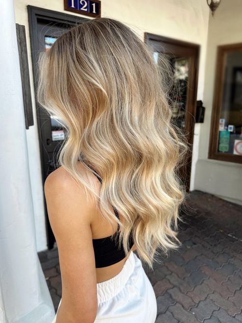 Balayage, Lived In Blonde Dark Roots, Lived In Blonde Balayage Dark Roots, Lived In Blonde Highlights, Sandy Beige Blonde Hair, Lived In Blonde Long Hair, Warm Bright Blonde Hair, Sandy Blonde Highlights, Lived In Blonde Balayage